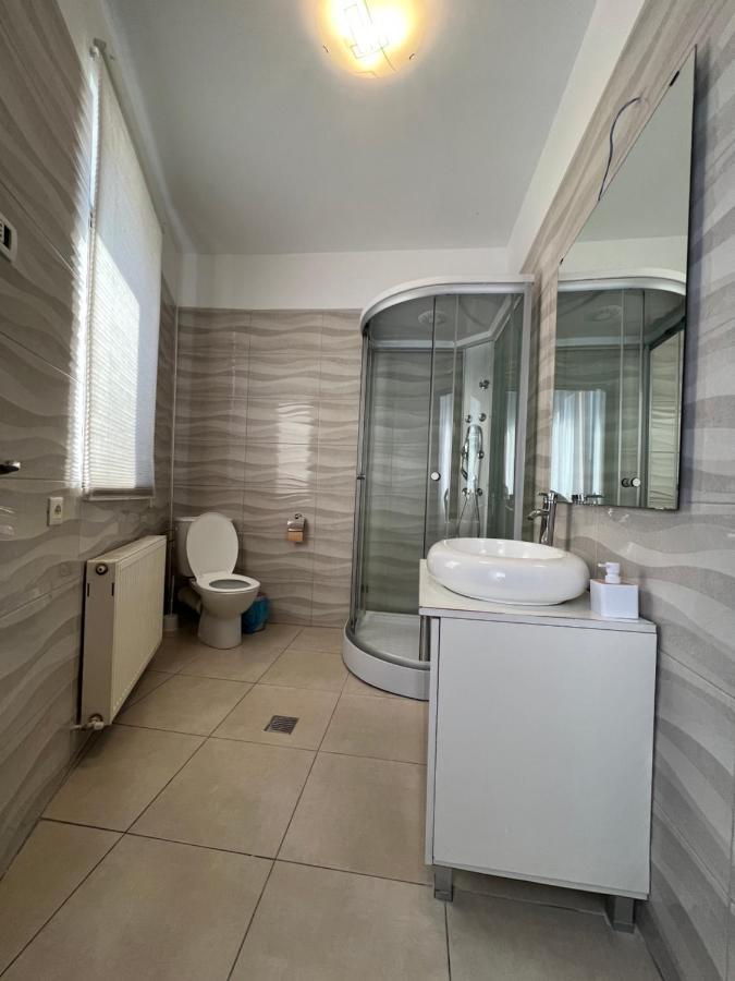 Center By Acme Rent 2*